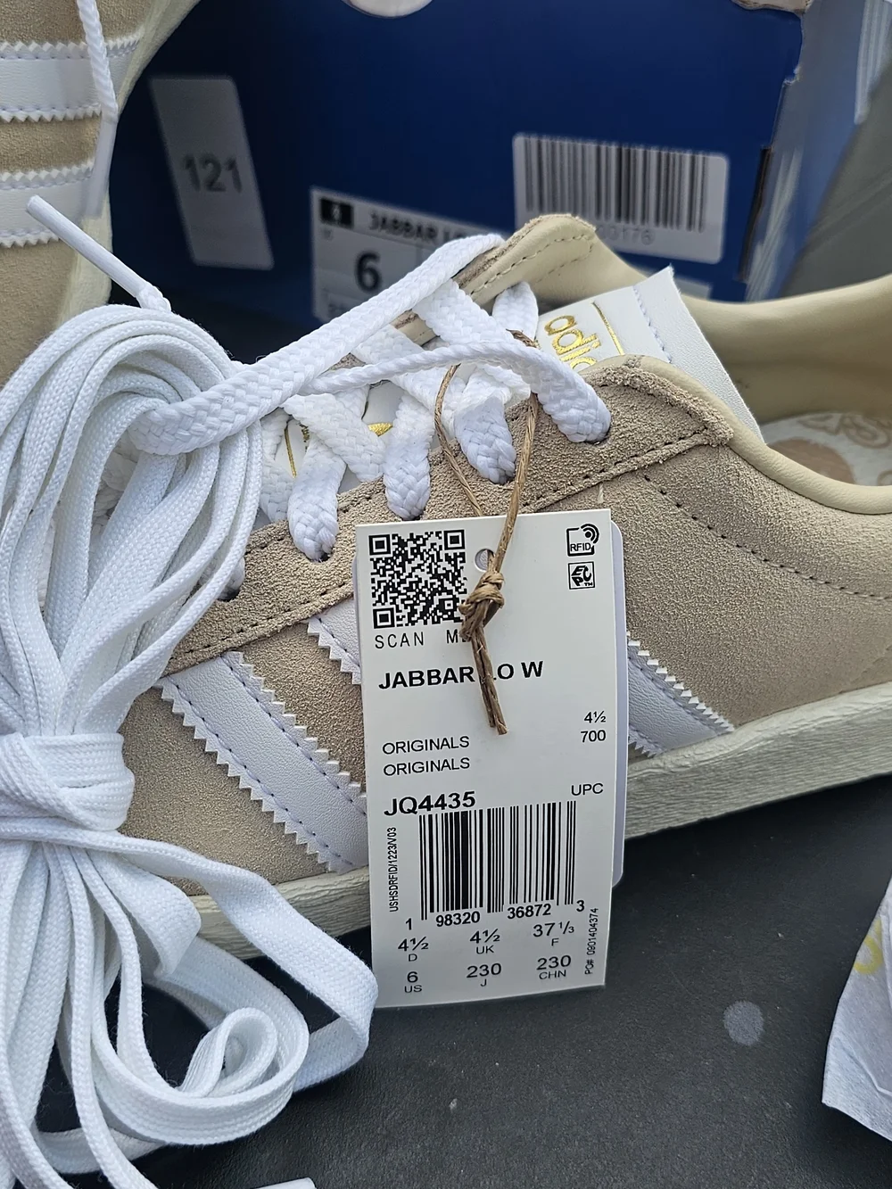 Adidas Jabbar Low Womens (Kareem Abdul-Jabbar signature   Beige Suede Sneakers